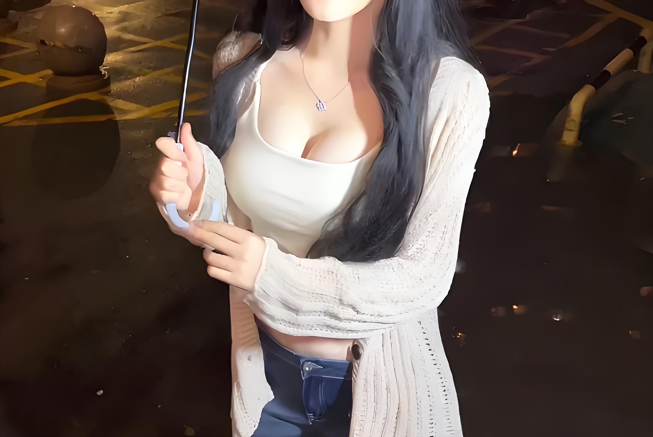 温柔纯欲具象化!爆沟水蜜桃男友受不了后续